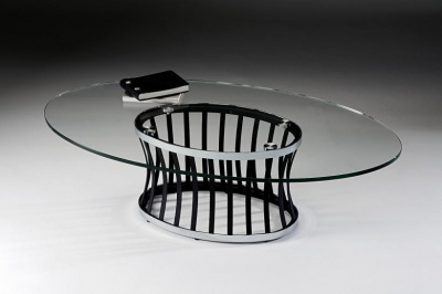 Crop oval coffee table