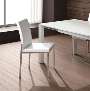 LB3 dining chair