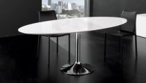 Oval dining table white