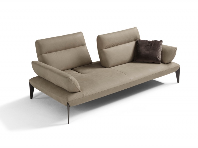 Caveoso Sofa