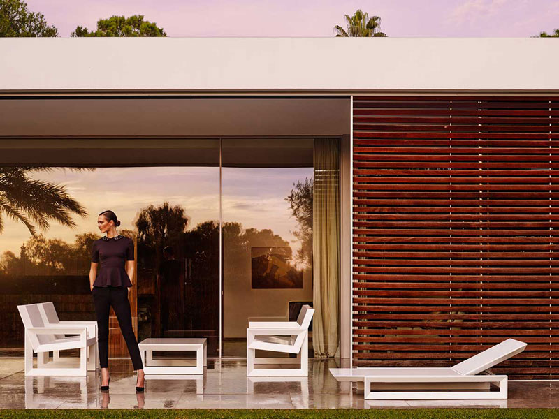 Frame Outdoor Lounger