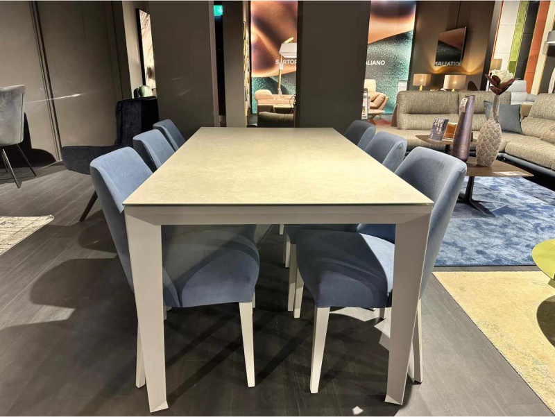 Iconic Dining Table Exdisplay
