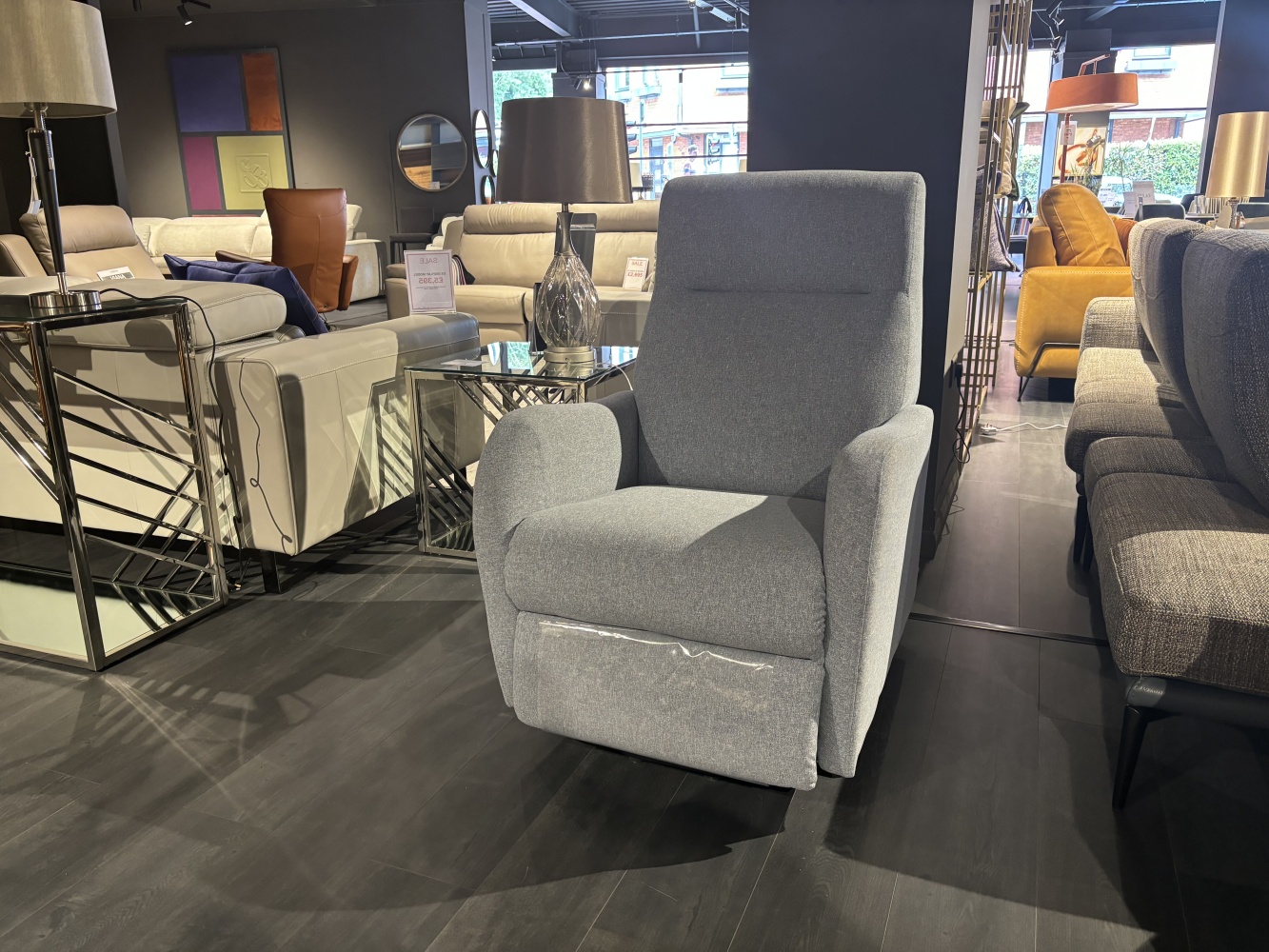 Tao Luxury Recliner Armchair with Sleek Design cadira