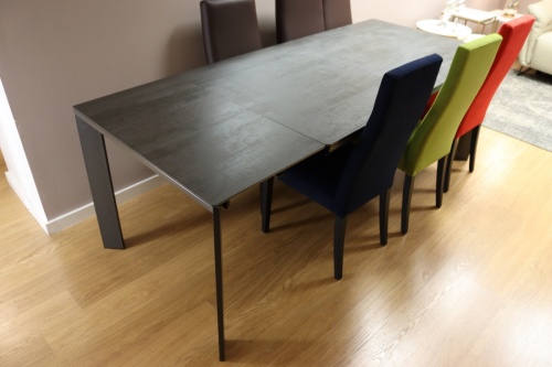 Urban Extending Dining Table Ex-display