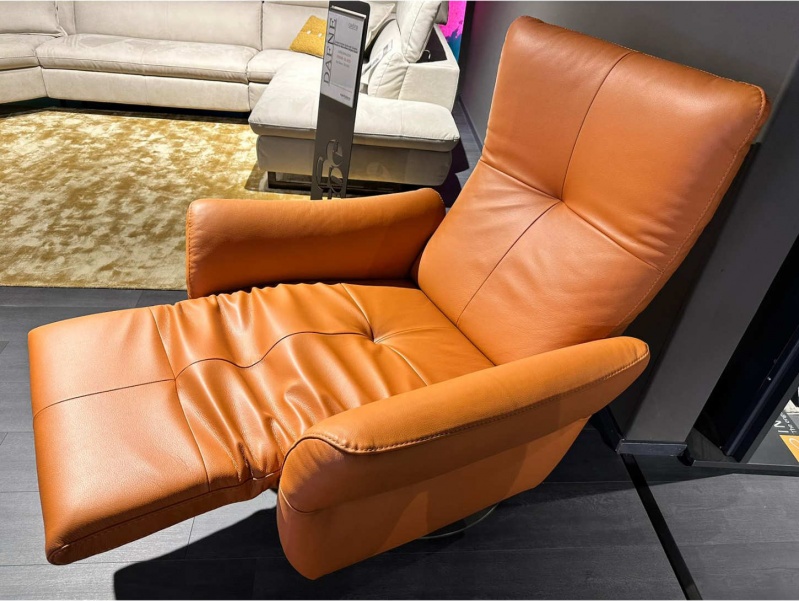 Ozzy Ex-Display Swivel Chair