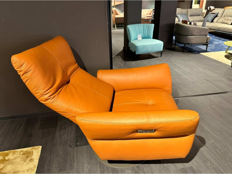 Ozzy Ex-Display Swivel Chair