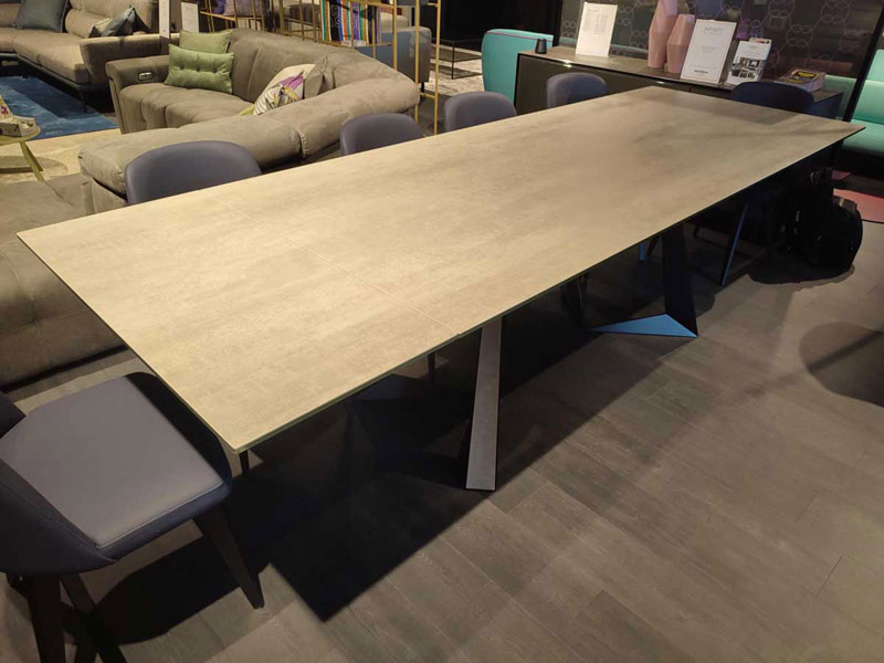 SENECA ceramic ext. table in Blaze Grey Display