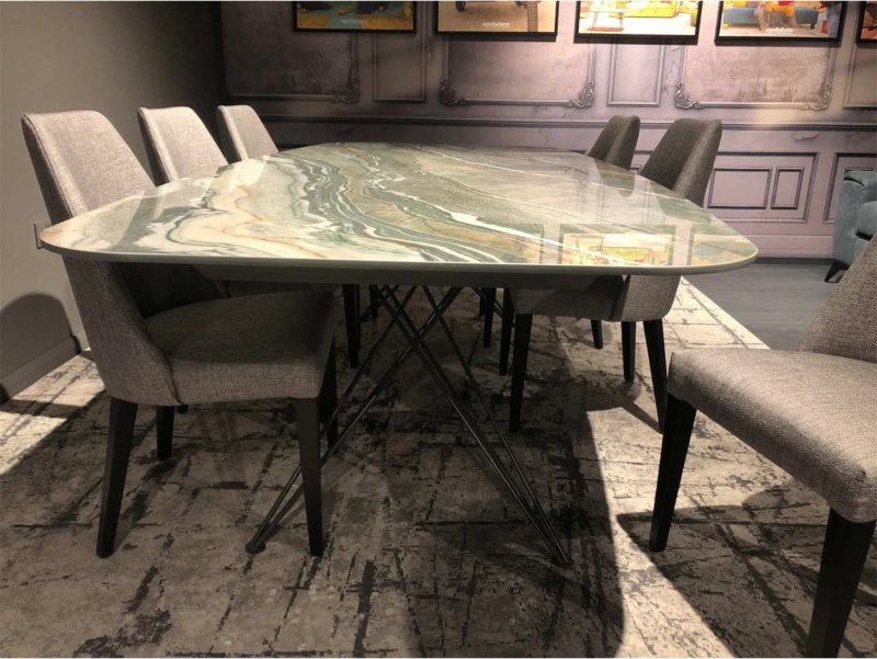 Denia Table Display Model