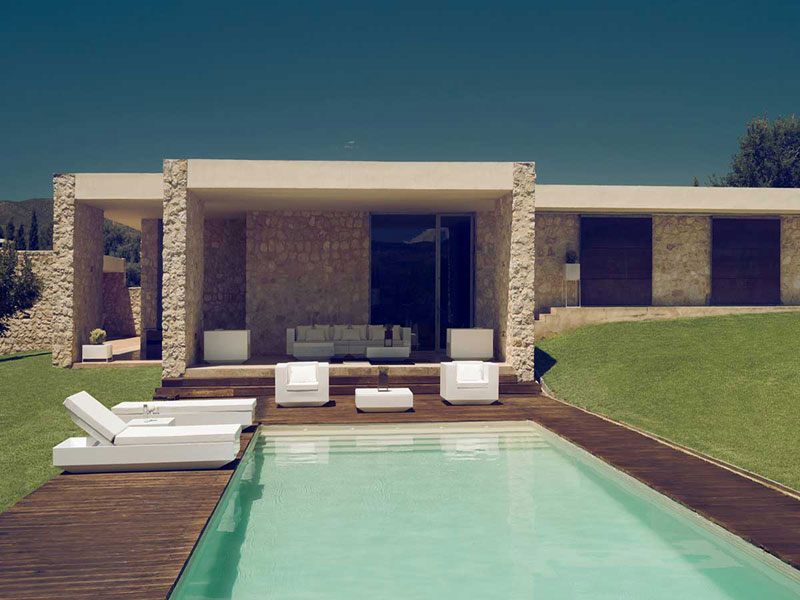 Vela Outdoor Lounger