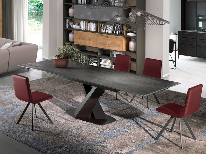 Victoria ceramic dining table