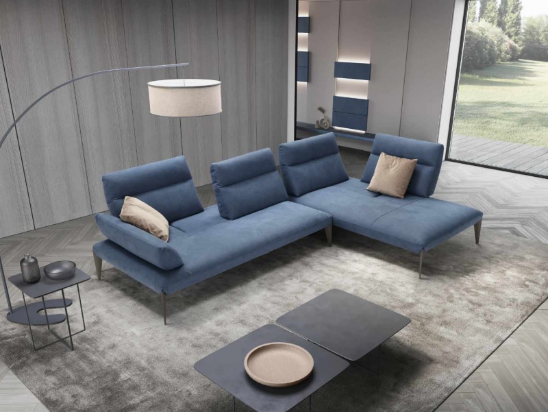 Caveoso Sofa with Chaise