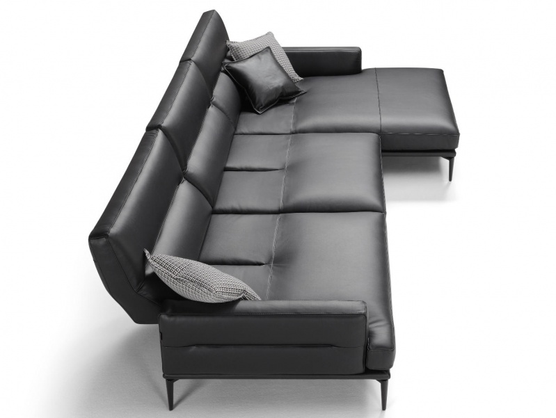 Feng Sofa with Chaise