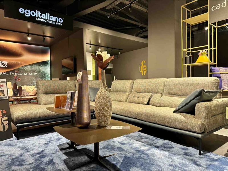 Feng Sofa with Chaise