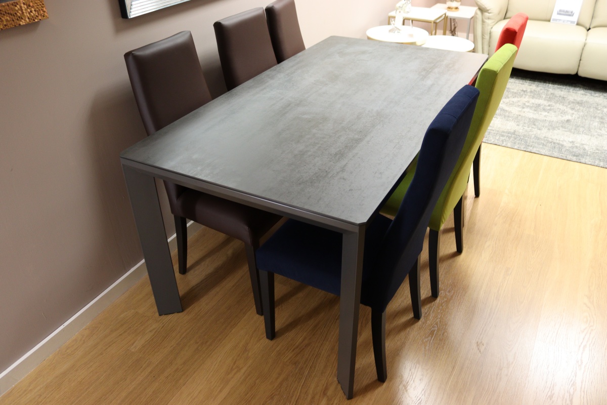 Urban Extending Dining Table Exdisplay