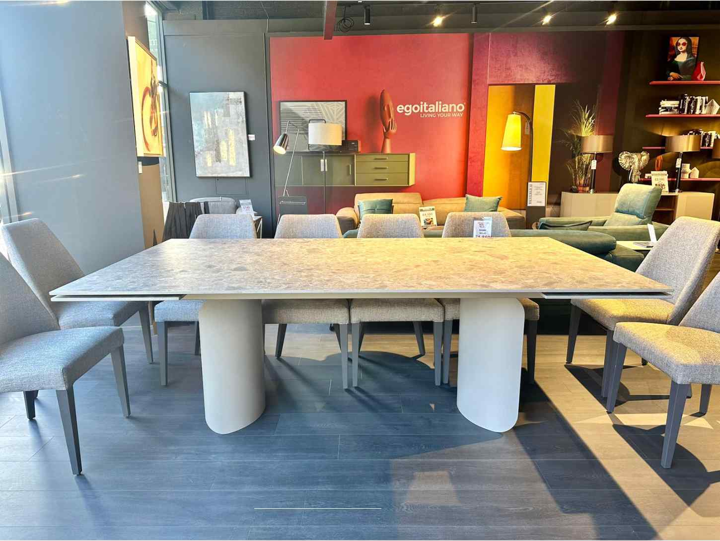 Loop Dining Table Exdisplay