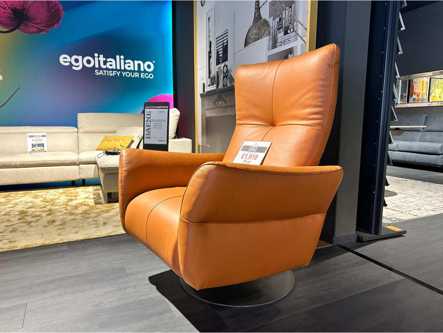 Ozzy ExDisplay Swivel Chair