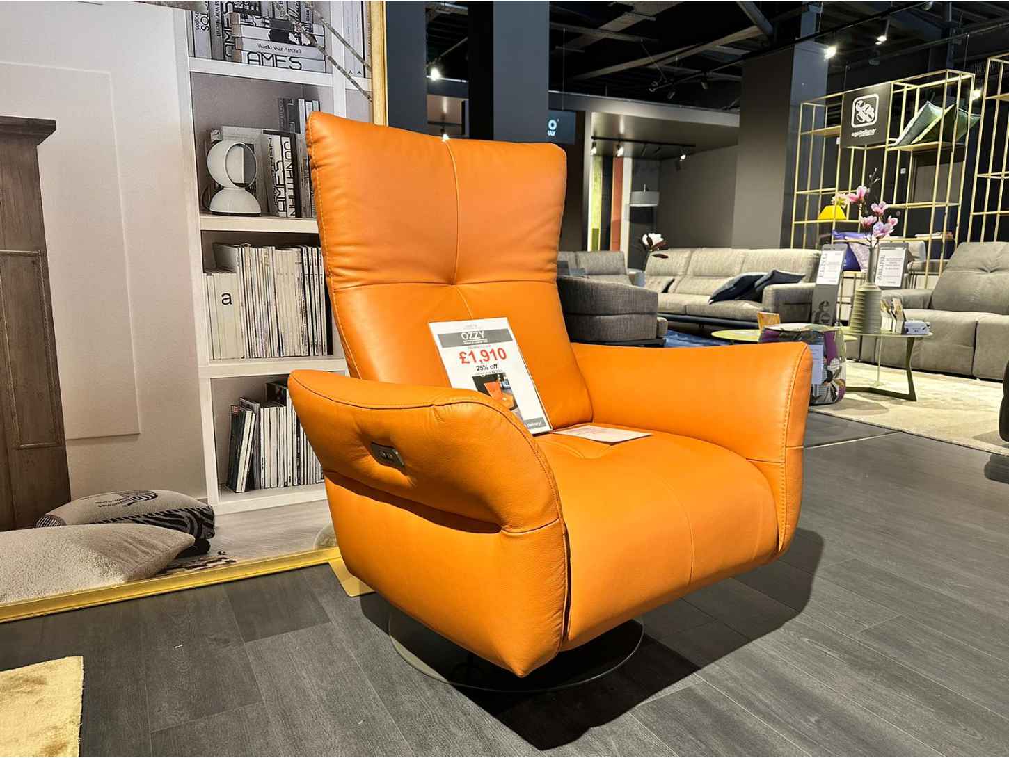 Ozzy ExDisplay Swivel Chair