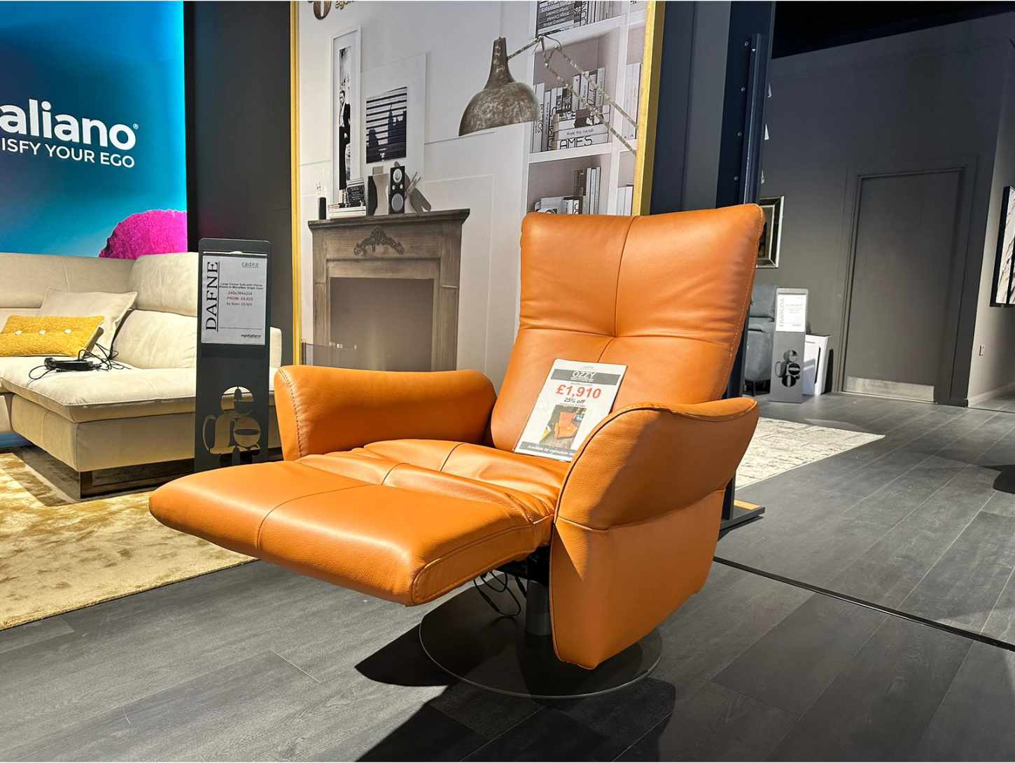 Ozzy ExDisplay Swivel Chair