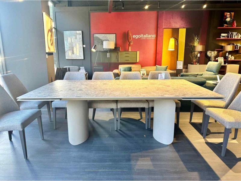 Loop Dining Table Exdisplay