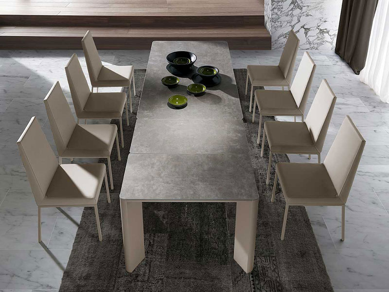 New York Ceramic Dining Table