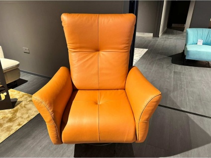 Ozzy Ex-Display Swivel Chair