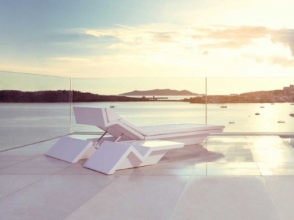 Rest Outdoor Lounger