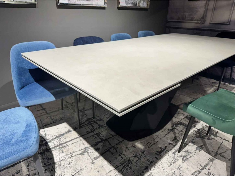 Victoria Dining Table Ex-Display