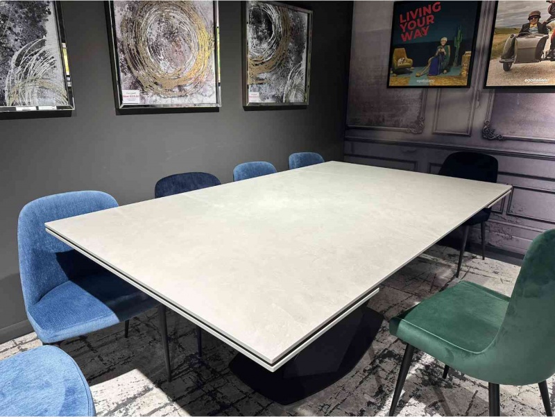 Victoria Dining Table Ex-Display